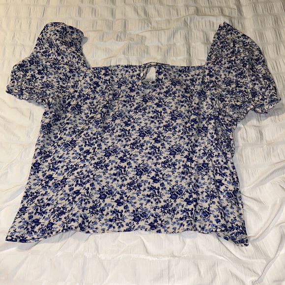 H&M Blouse - Picture 1 of 3